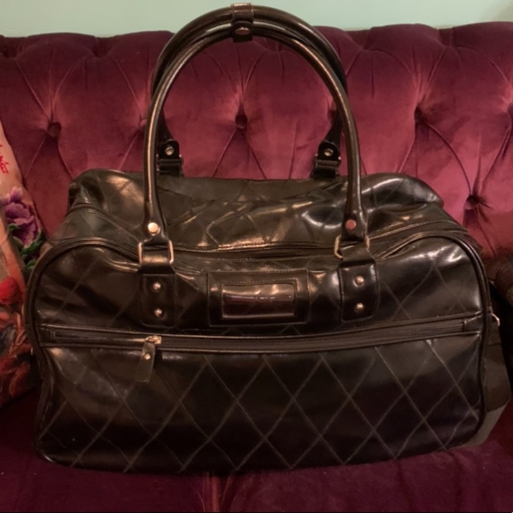 Black weekender tote. 🖤✈️🖤 - Picture 2 of 2